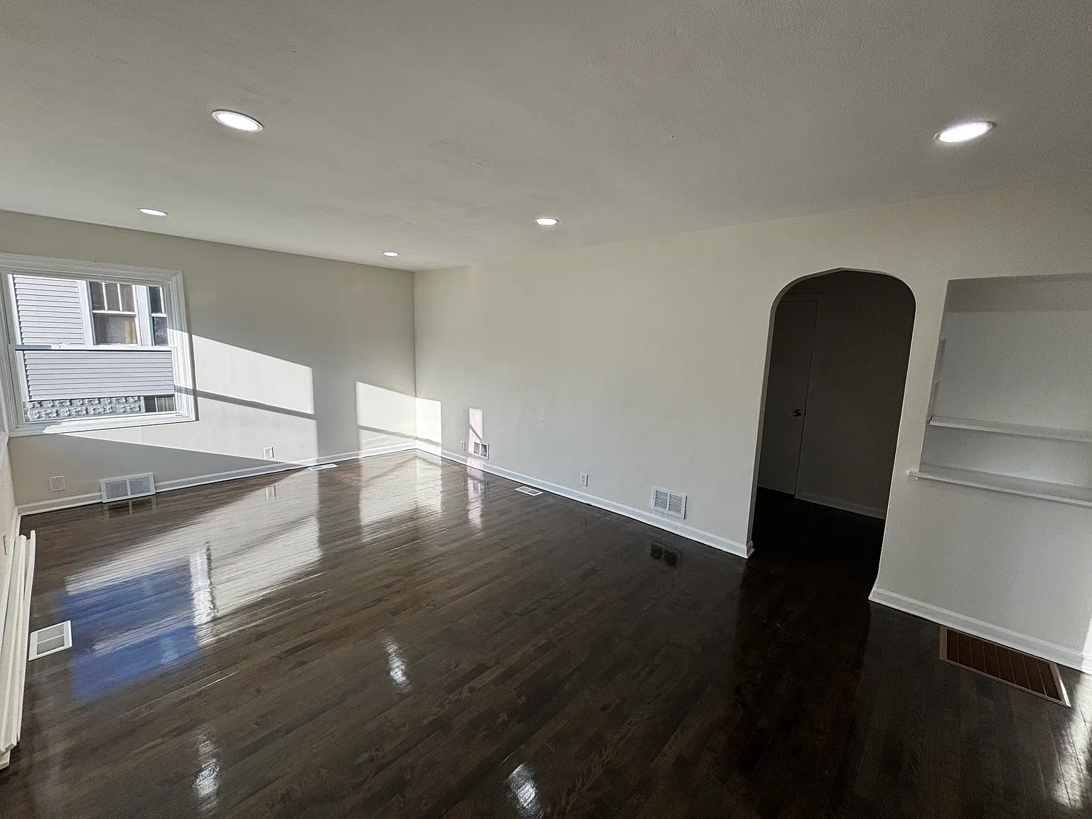3 bed, 1832 sqft, $1,850 — Photo 4