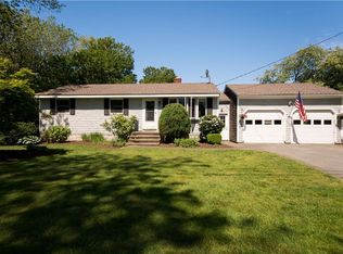 15 Buckwheat Ave, Portsmouth, RI 02871