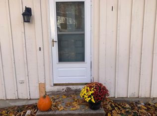 77 Scenic View Dr APT 22, Deep River, CT 06417