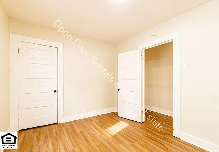 2516 S Lafayette St — Photo 10