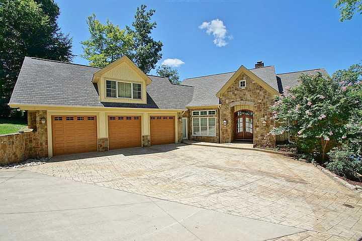 1st image of 454 Waverly Ln