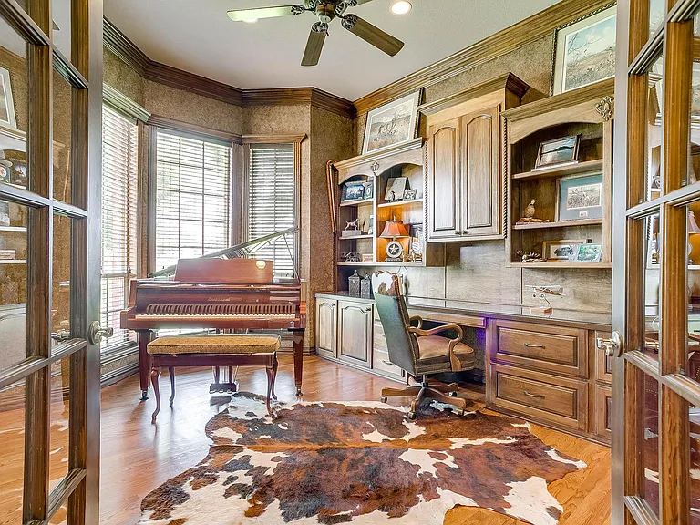 9514 Park Dr — Photo 3