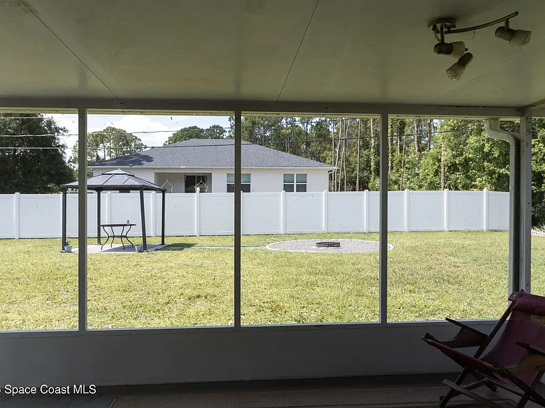 1572 Holbrook Rd NW — Photo 36
