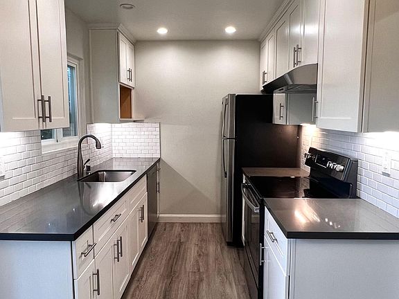 4th image of 420 Studio Cir #1