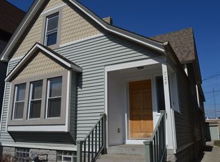 724 E Center St, Milwaukee, WI 53212