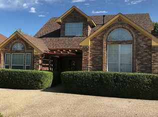 17818 Hillcrest Rd, Dallas, TX 75252