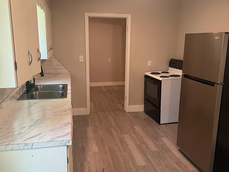 535 Hobson Pl — Photo 3