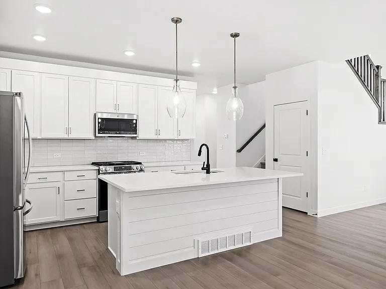 882 W Caroline Dr — Photo 38