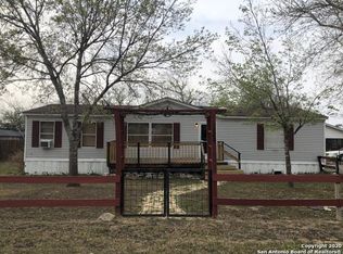 129 County Road 123, Floresville, TX 78114