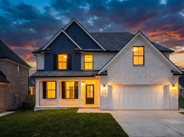 4260 Buttermilk Rd, Lexington, KY 40509