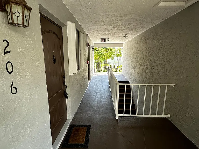 510 NE 17th Ave #206 — Photo 12