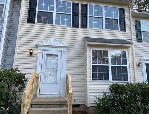 105 Climbing Ivy Ct Photo 1