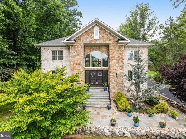 9006 Jeffery Rd, Great Falls, VA 22066