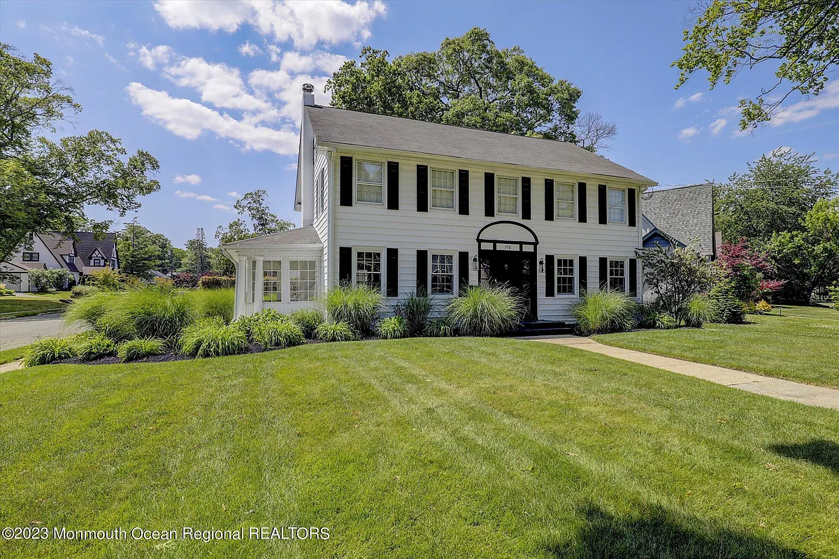 Building Photo - 570 N Edgemere Dr #A