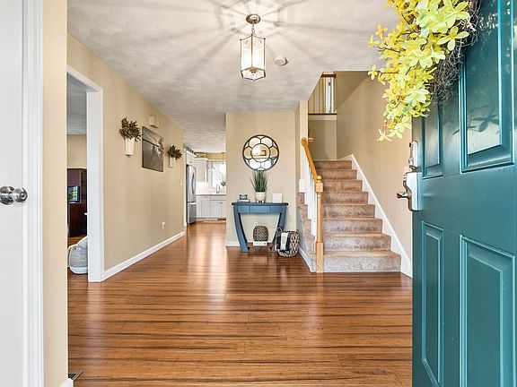 3rd image of 204 Garland Drive