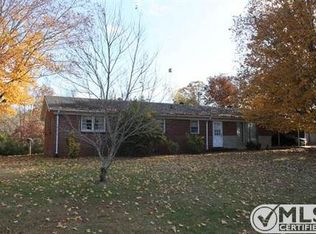 2806 Country Club Dr, Centerville, TN 37033