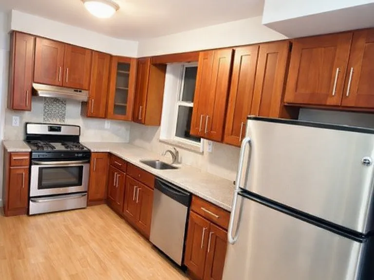 1723 Crosby Ave #2 — Photo 1