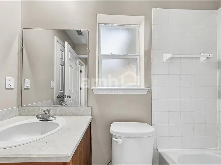 9243 Prosperity Lake Dr — Photo 15