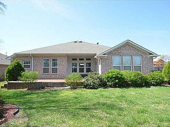 2nd image of 2509 Black Oaks Cir