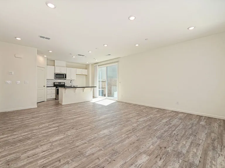 3209 Sunny Gate Ln — Photo 11