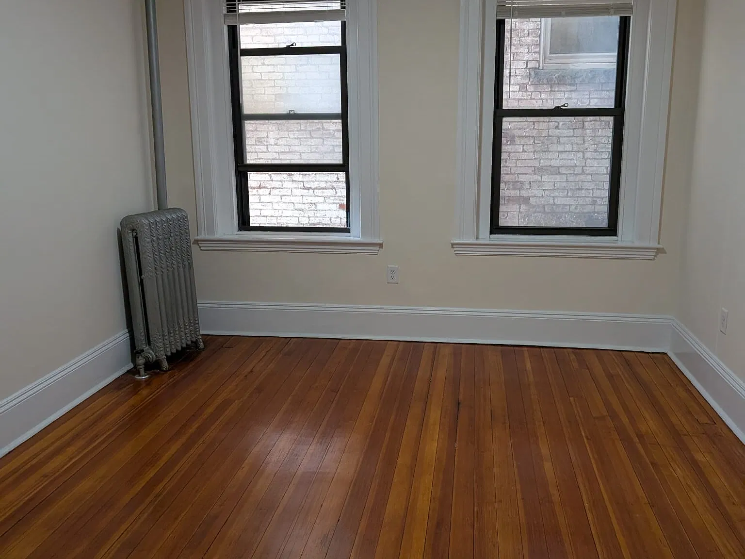 2 bed, 100 sqft, $1,600 — Photo 4
