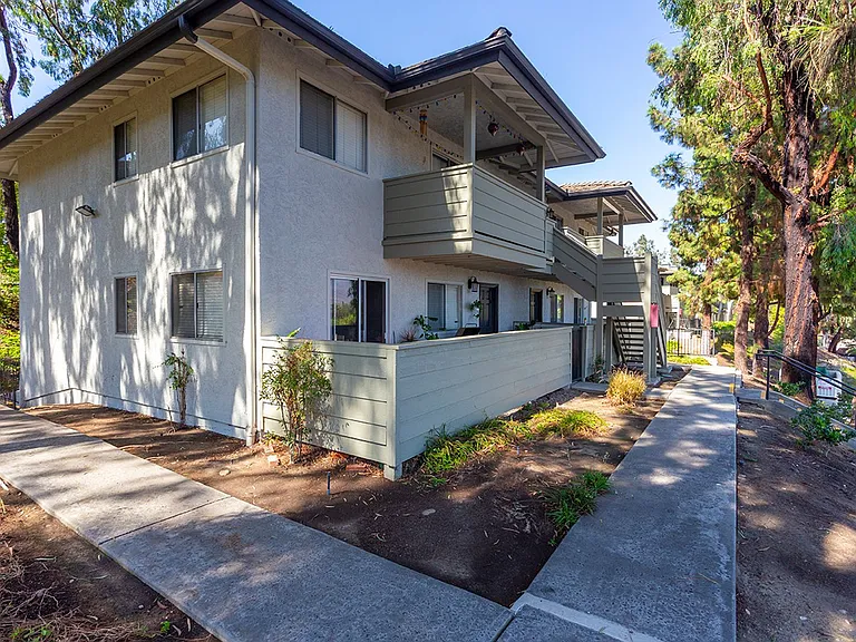 Bonita Heights Apartments — Photo 16
