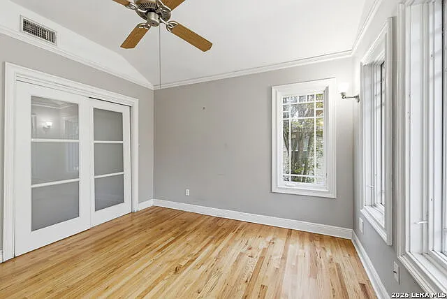 261 E Oakview Pl — Photo 19