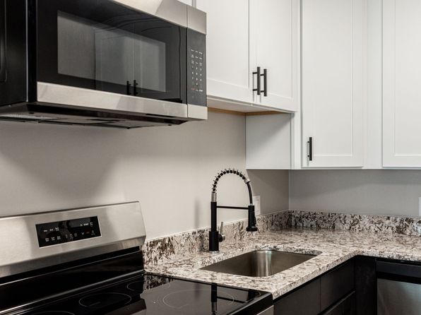 30 Sunset Dr E #2-02