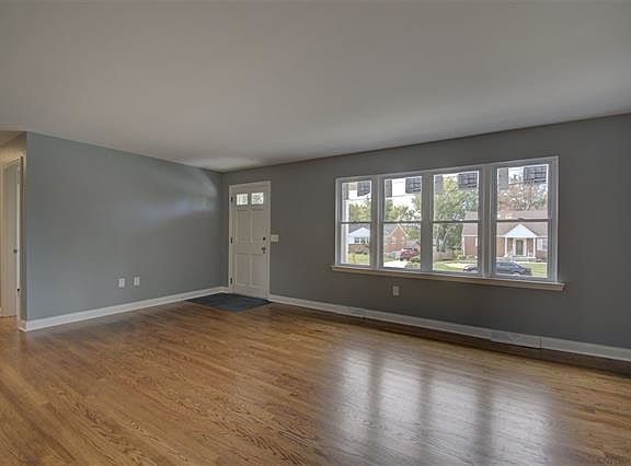 5th image of 925 Kenridge St