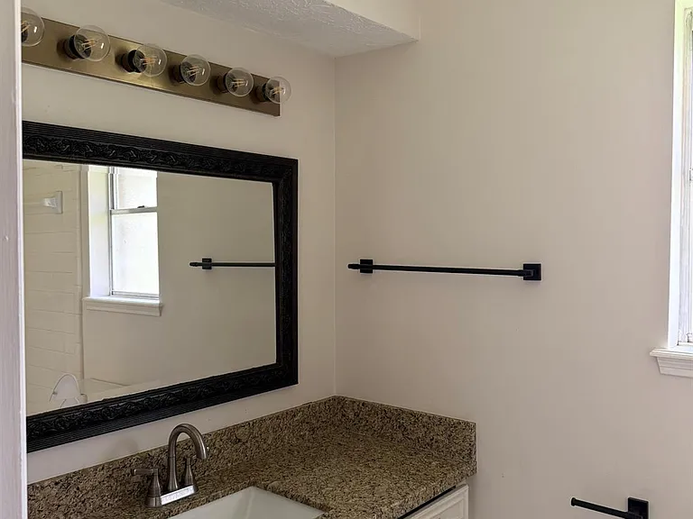 515 Tresvant Dr — Photo 10
