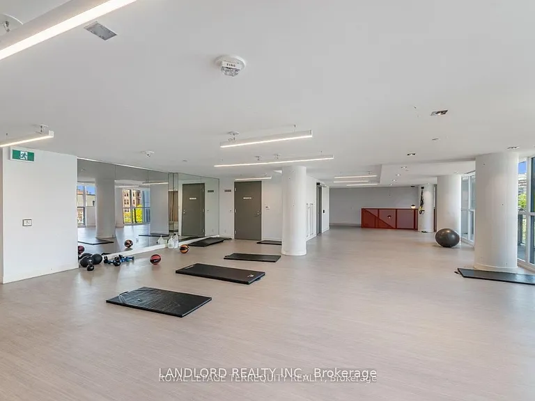 120 Parliament St #412 — Photo 28