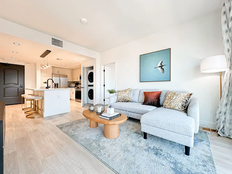 Begonia Place Luxury Apartments — Photo 57