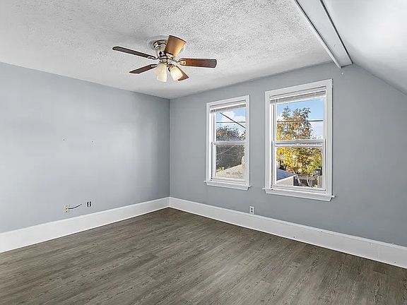 4th image of 23 Plummer St #B