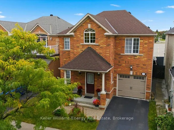 27 Dent St, Ajax, ON L1T 4G1