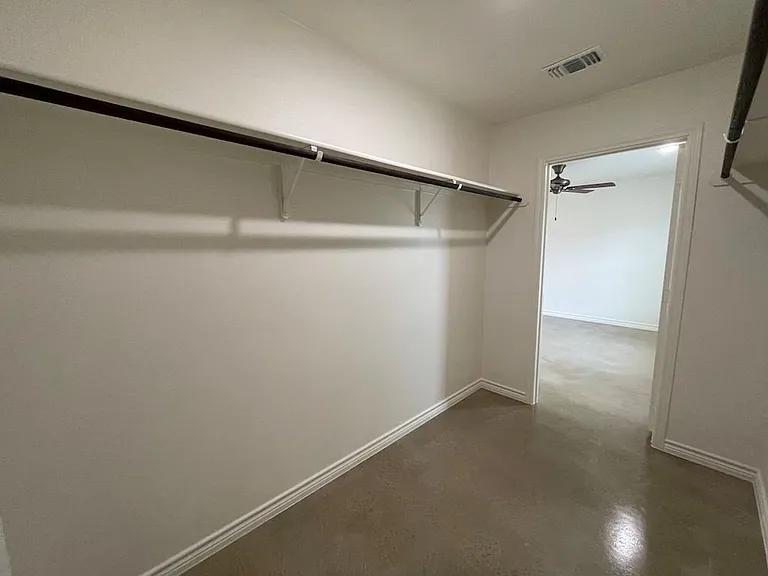 2317 Zanoletti Dr — Photo 34
