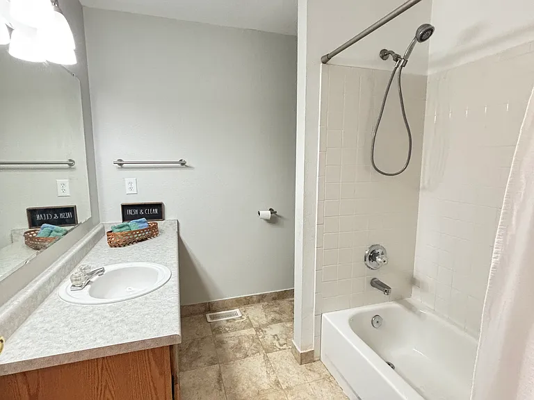 2182 S Ventura St — Photo 13
