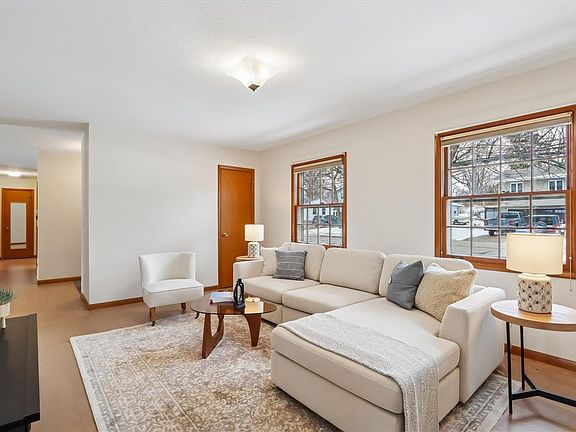 4th image of 205 Dartmouth St