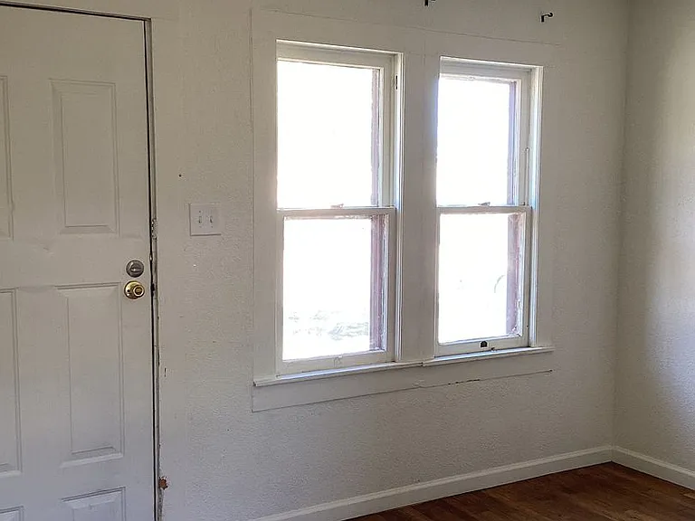 611 W 5th St — Photo 3