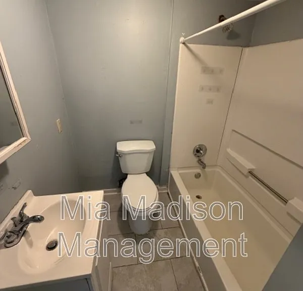 1419 Richards St — Photo 8