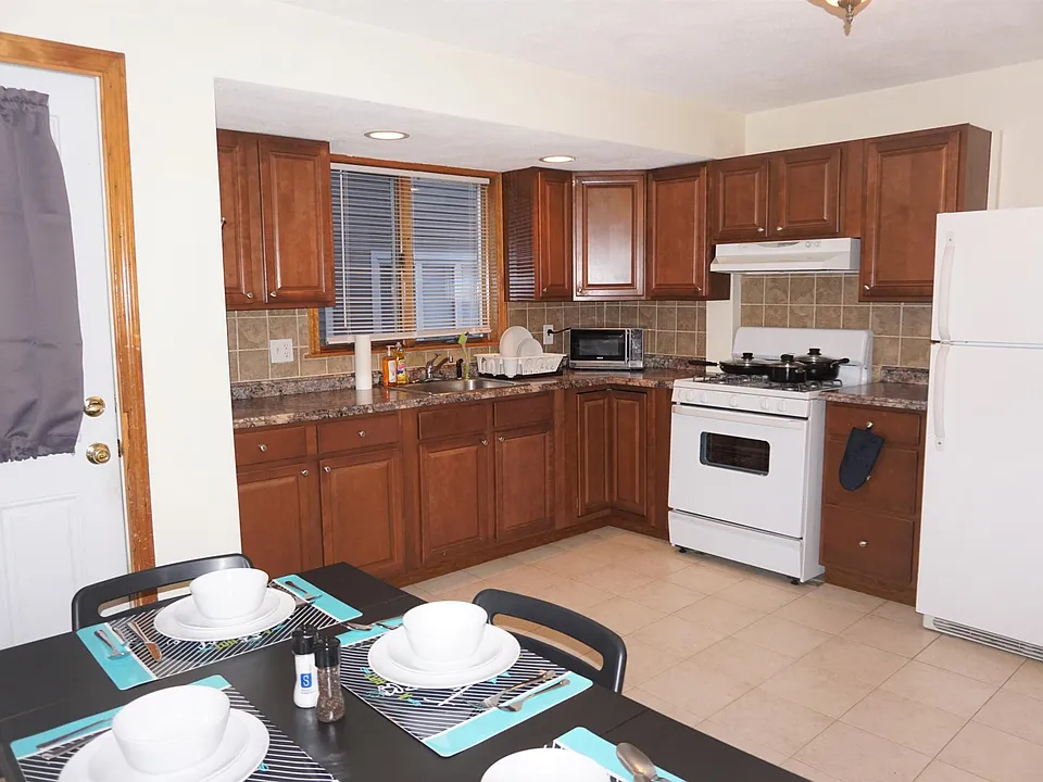 580 Main St #1