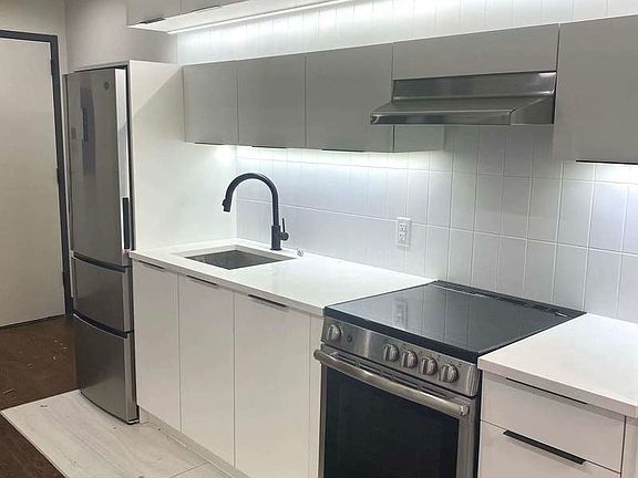 2nd image of 1078 Bergen St #1BB