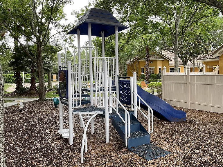8813 Villa View Cir #204-8813VVC204 — Photo 6