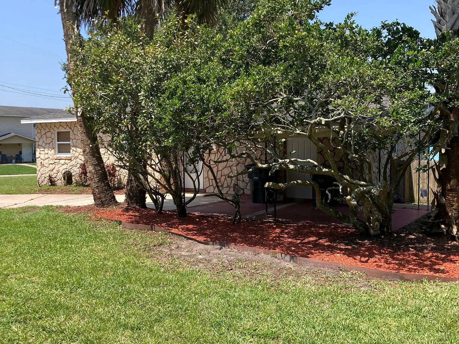 3 bed, 1184 sqft, $2,390 — Photo 1