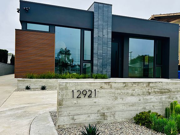 2nd image of 12921 Bonaparte Ave #6