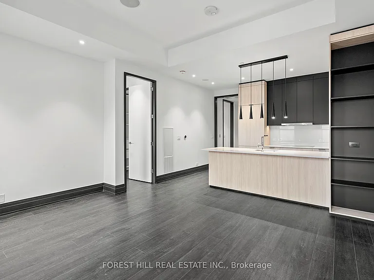 2 Avenue Rd #1304 — Photo 1