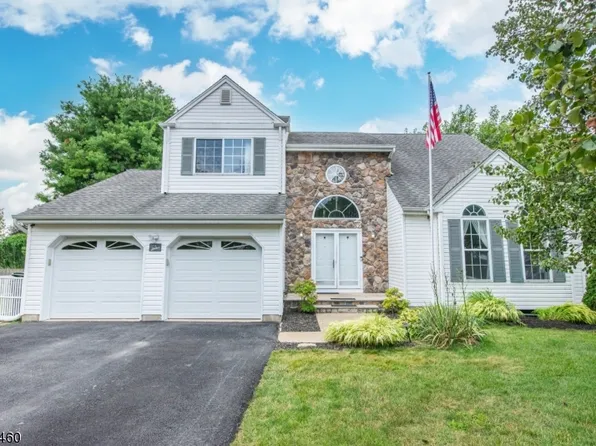 72 Crenshaw Dr, Mount Olive Twp., NJ 07836