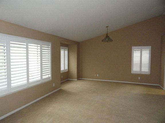 3rd image of 516 Millfront Ave