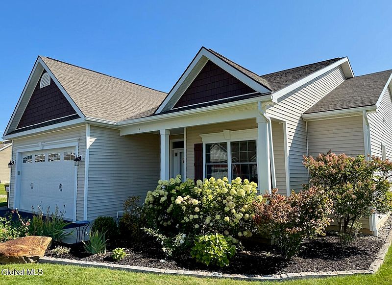 4th image of 5 Lakepointe Way