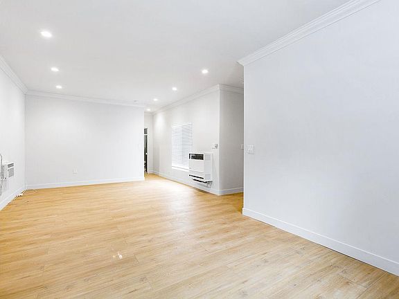 2nd image of 5135 Marathon St APT 6