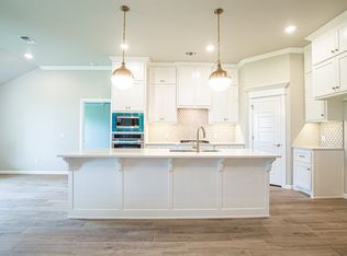 1317 NE 35th St, Moore, OK 73160